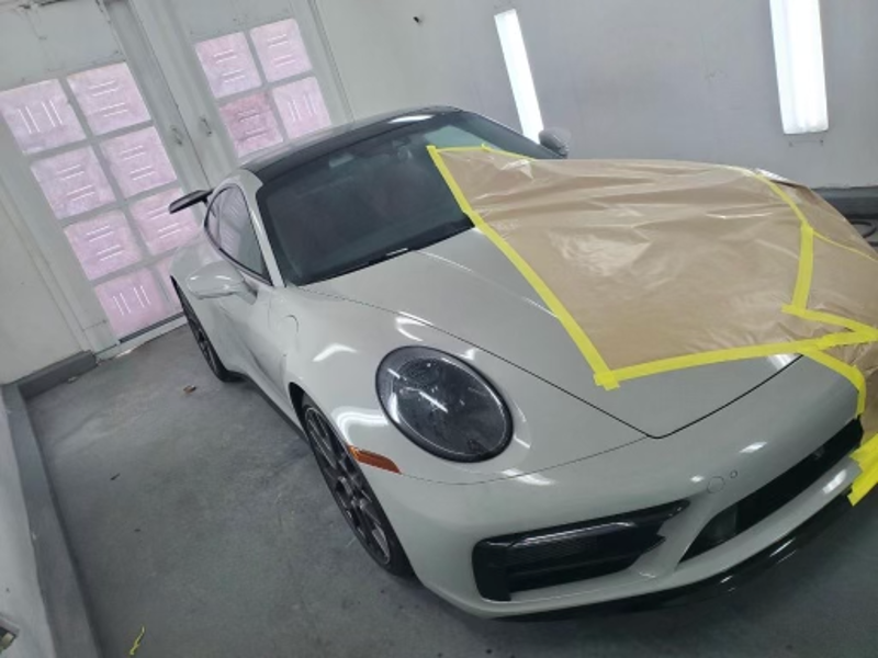 white porsche bodywork